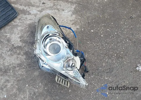 2015 Infiniti Q40 z USA, uszkodzony, nr VIN JN1CV6AR5FM521993